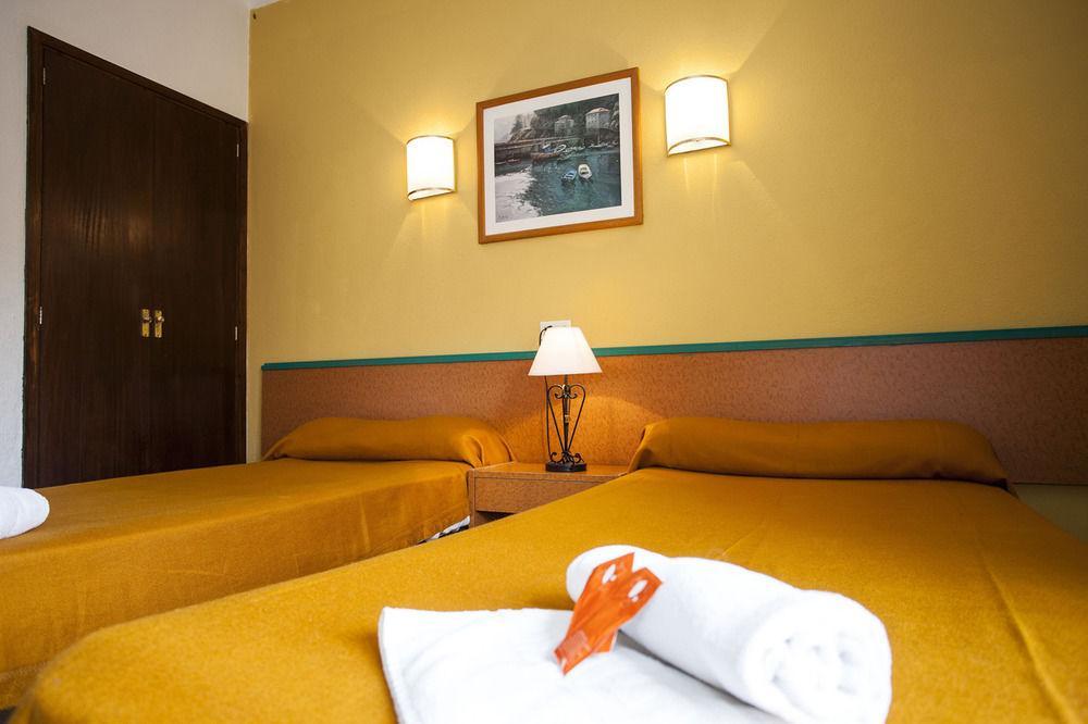 Elegance Playa Arenal III Hostel El Arenal  Ngoại thất bức ảnh