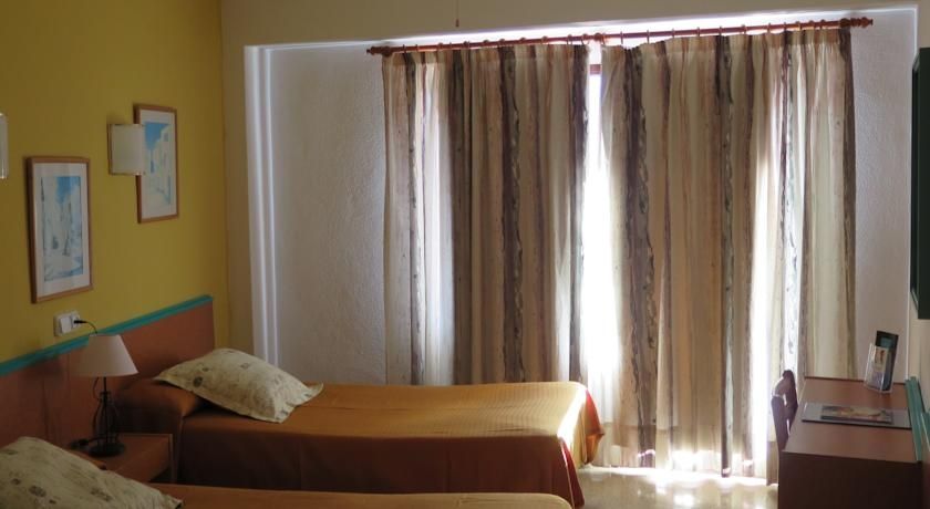 Elegance Playa Arenal III Hostel El Arenal  Ngoại thất bức ảnh