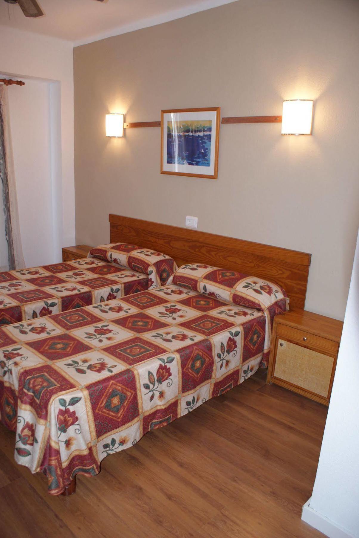 Elegance Playa Arenal III Hostel El Arenal  Ngoại thất bức ảnh